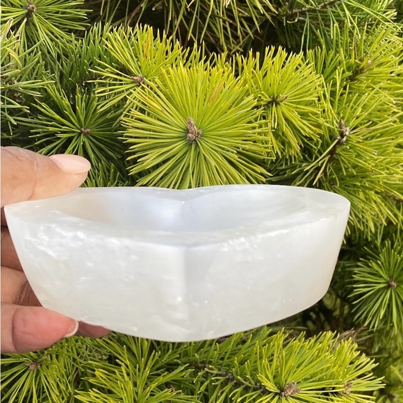 Selenite Heart, Crystal Charger, Selenite - Picture 2 of 5